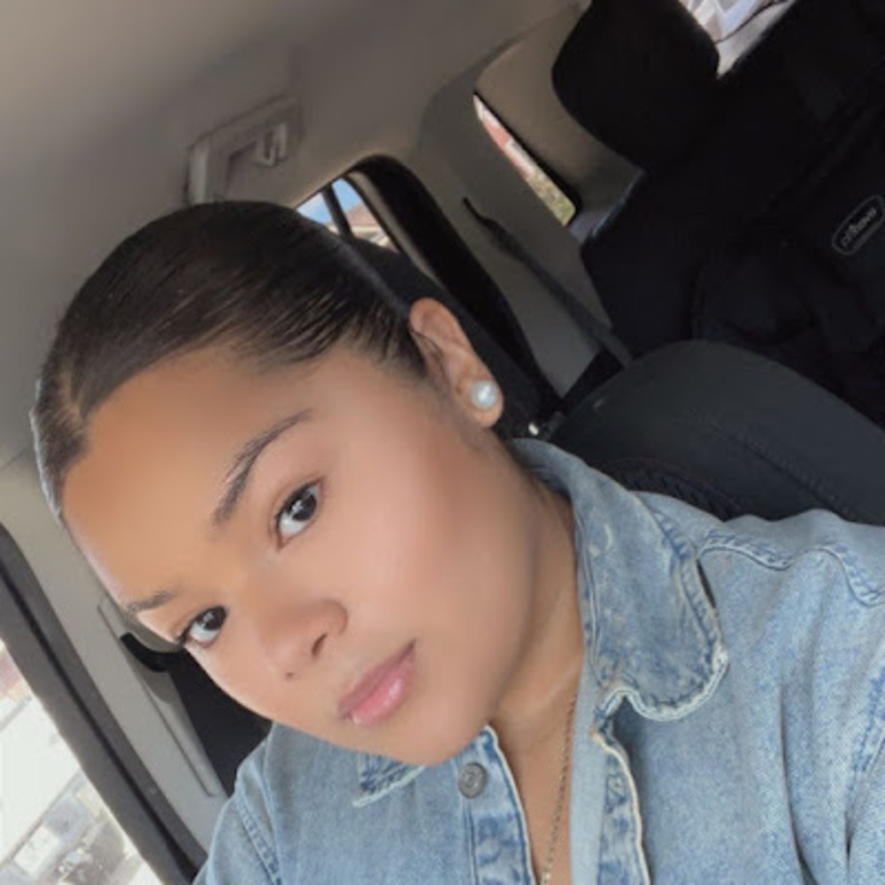 Meet your Posher, Leea